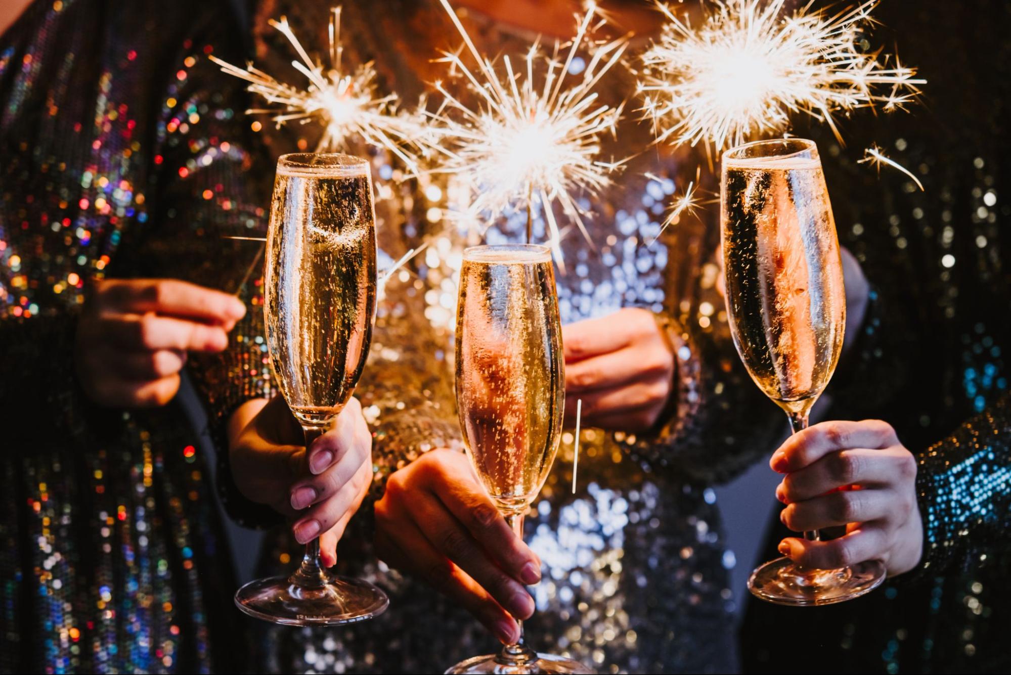 New Years Eve Drinks: choose between a glass of sparkling wine or a delicious home-made drink